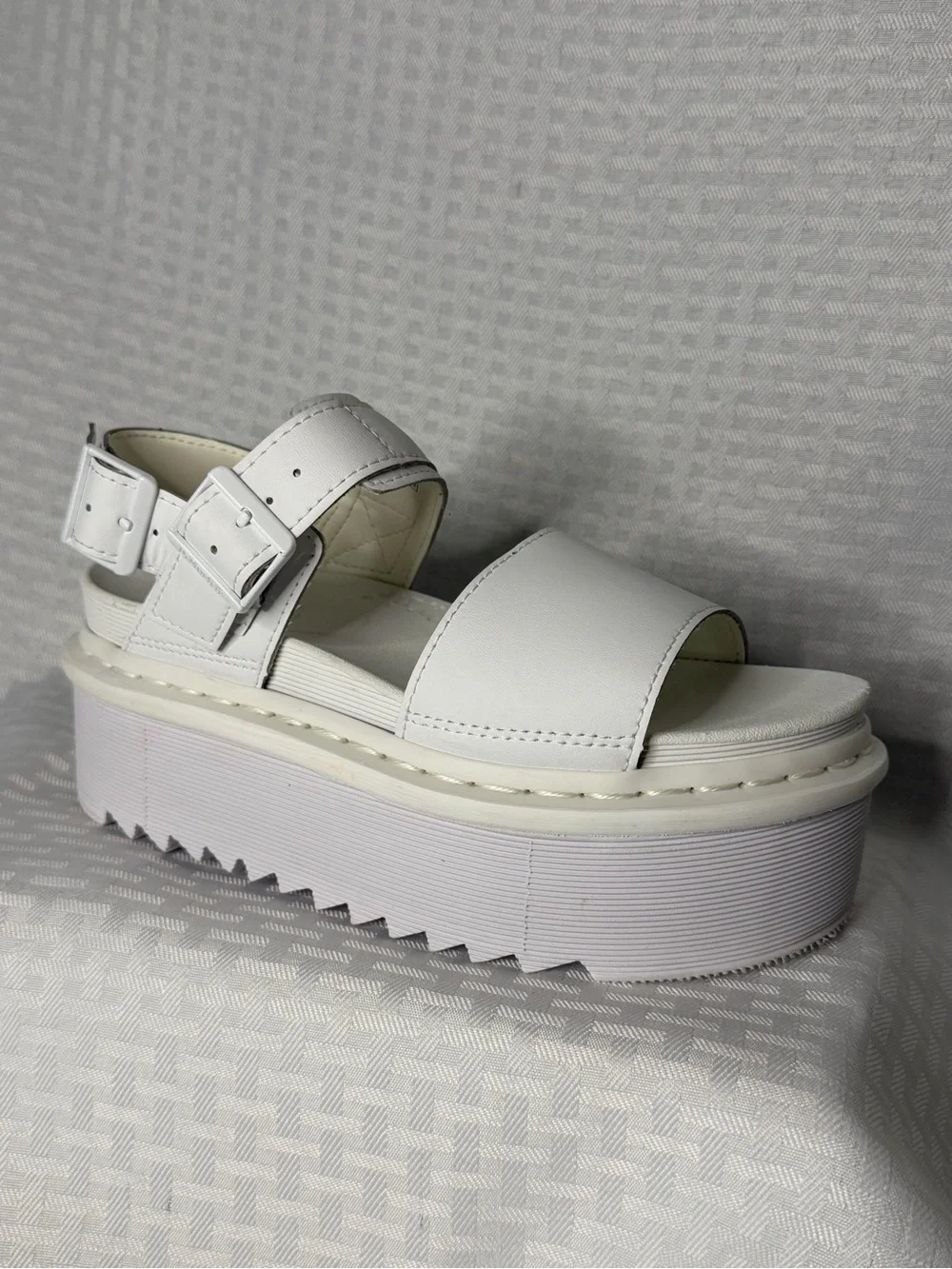 Doctor Marten’s Voss Mono Leather Platform strap Buckle Sandals